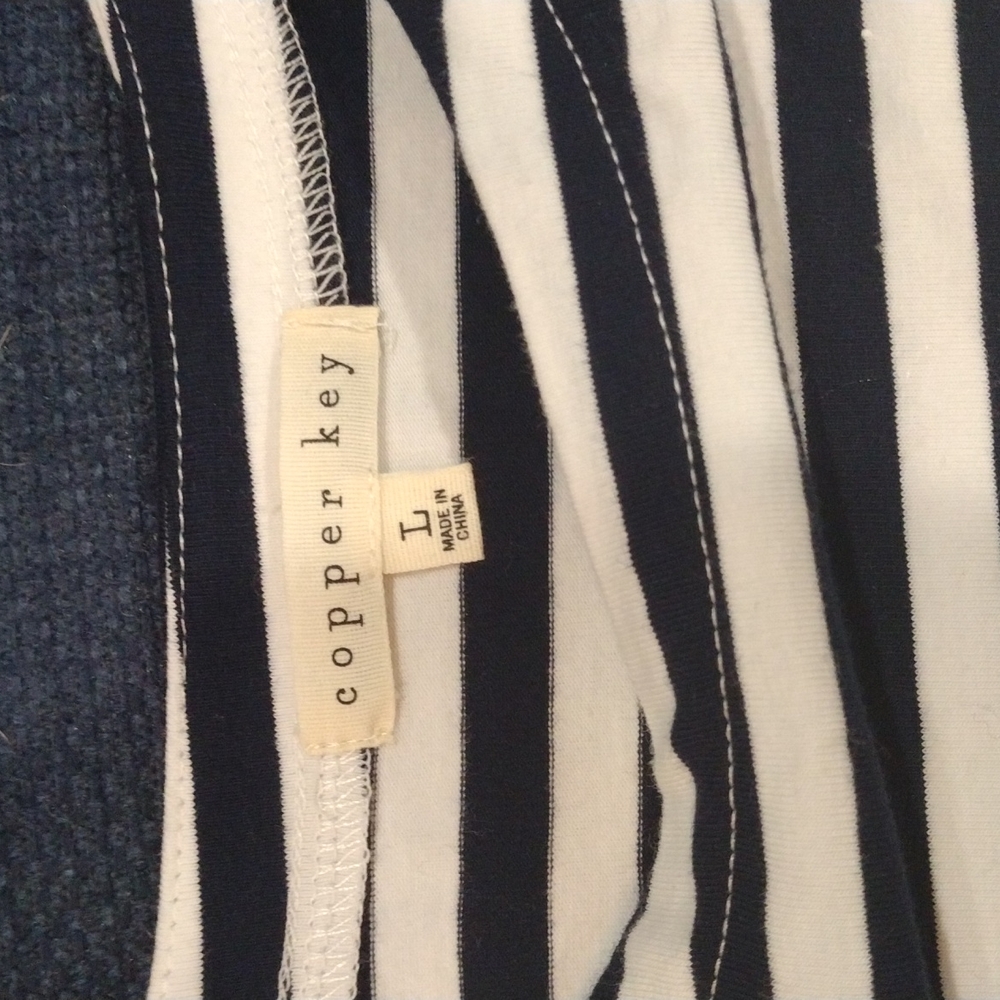 Copper Key striped shirt crop w/ ruffle sleeve - Picture 2 of 3